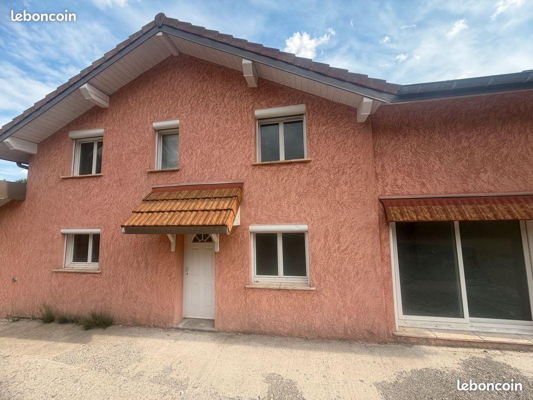 Maison 9 pièces 200 m² · à La Roche-des-Arnauds · 200 m² · 335 000 €