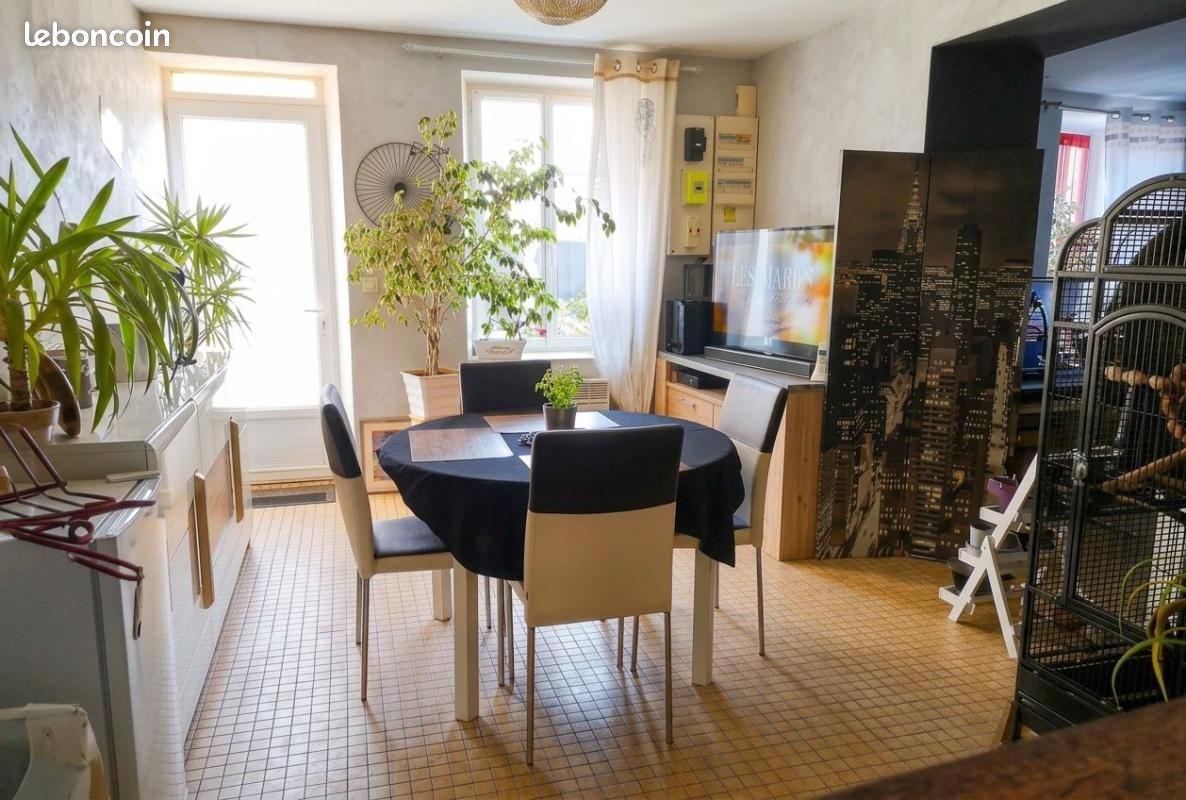 Maison 3 pièces 82 m² · à Le Plessis-Placy · 82 m² · 896 €/mois