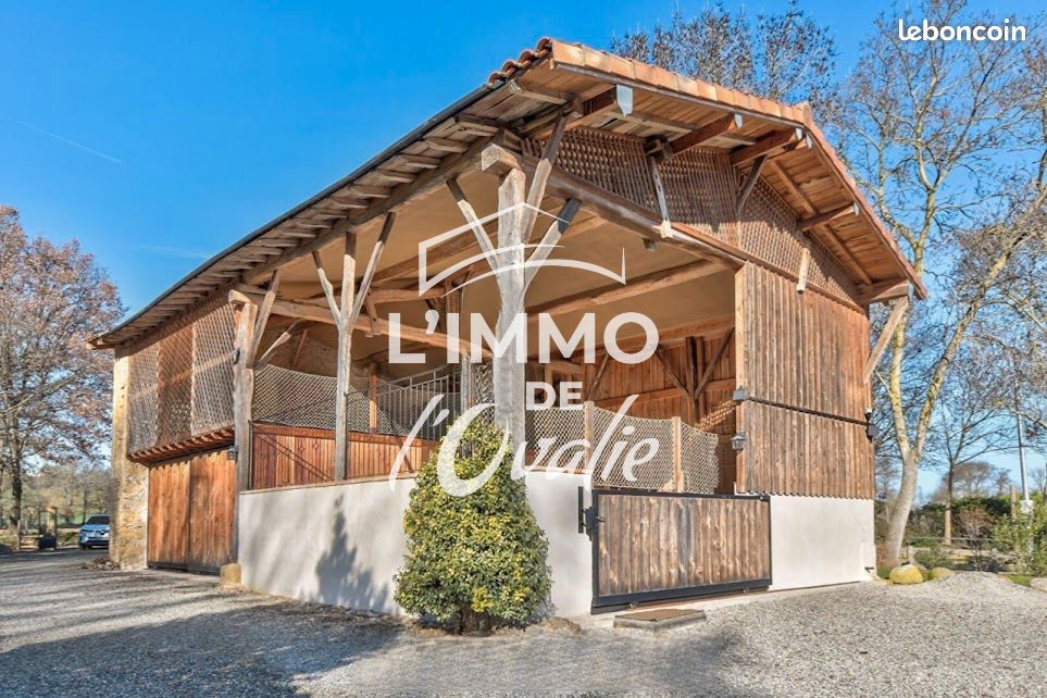 Maison 16 pièces 394 m² · à La Bastide-de-Lordat · 394 m² · 610 000 €