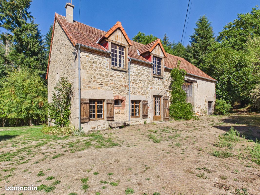 Maison 4 pièces 106 m² · à Clugnat · 106 m² · 107 000 €