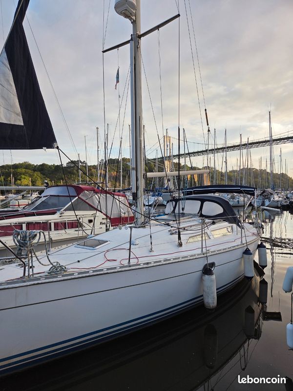 SUN ODYSSEY 33 (JEANNEAU) — View photo 1