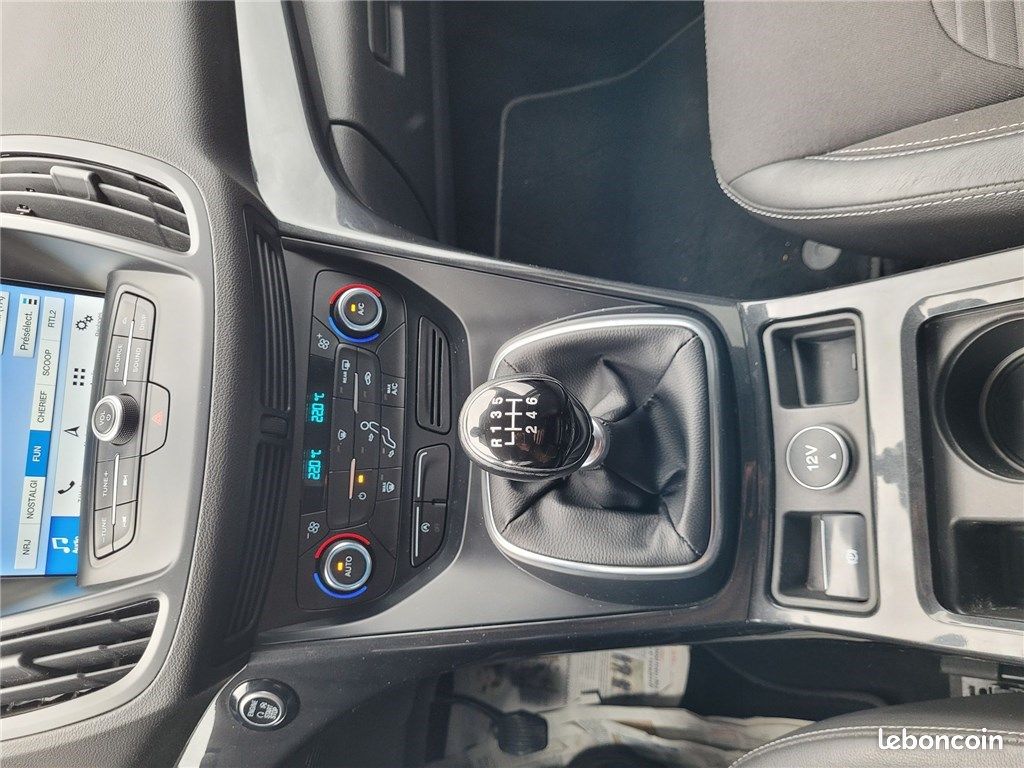 Ford Kuga II 2.0 TDCI 150 S&S 4X4 BVM6 Titanium (image 16)