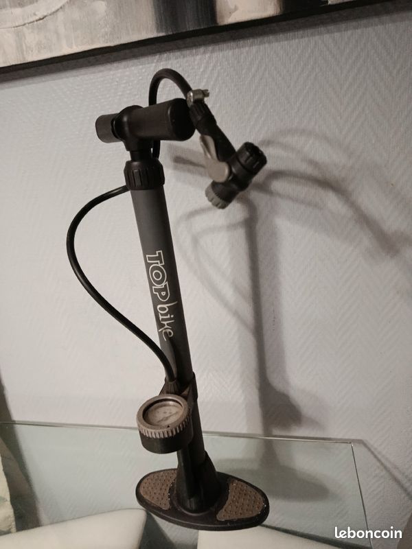 Pompe à air pour pneus de vélo (image 1)