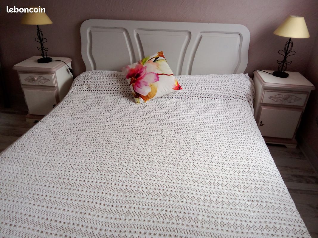 Lit + 2 chevets bois couleur blanc (image 1)