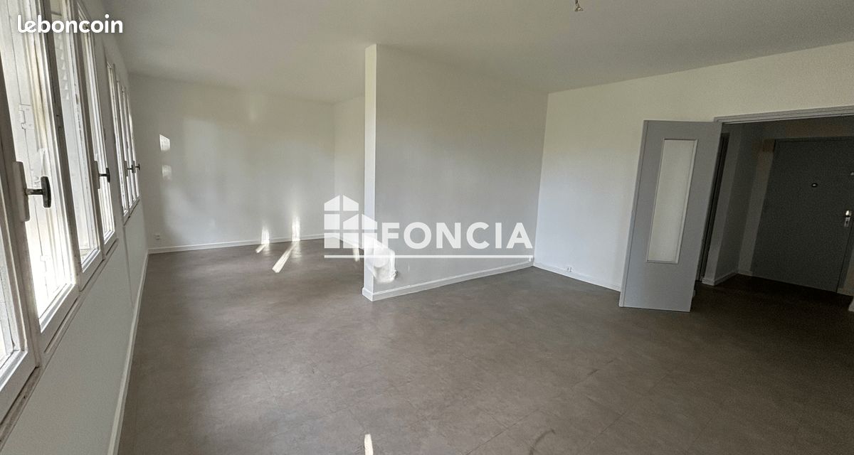 Appartement 5 pièces 84 m² · à Pierrelatte · 84 m² · 700 €/mois