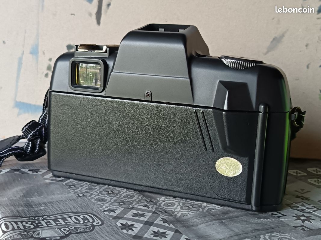 Ricoh FF-10 - appareil photo argentique compact et polyvalent