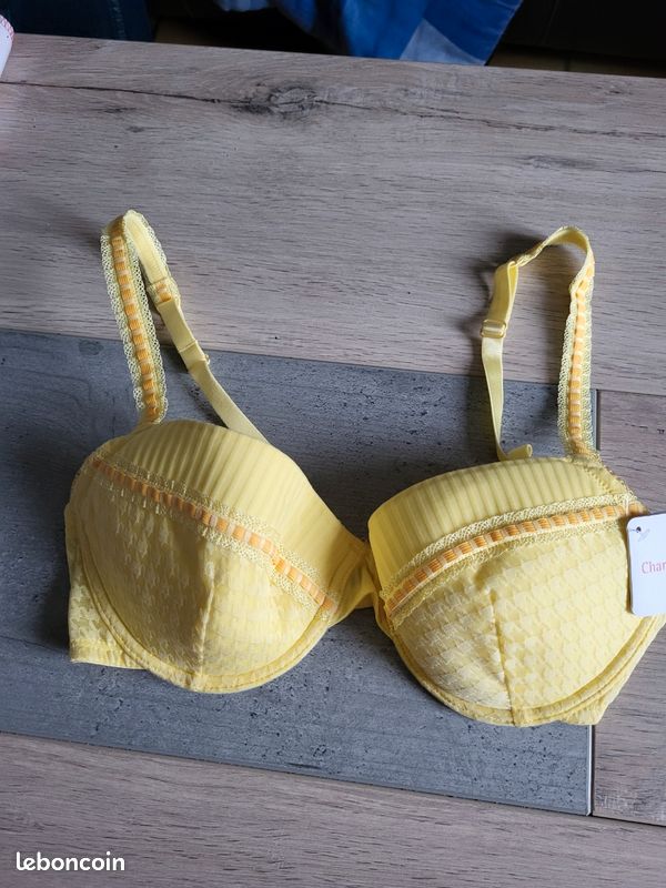 Soutien gorge Charlott neuf Vêtements