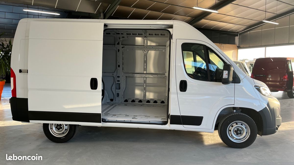 23 990 HT - Citroen JUMPER TOLE 33 L2H2 140 BVM6 PREMIUM CONNECT 2024 / 0KMS (image 3)