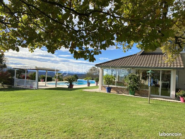 Maison 7 pièces 305 m²