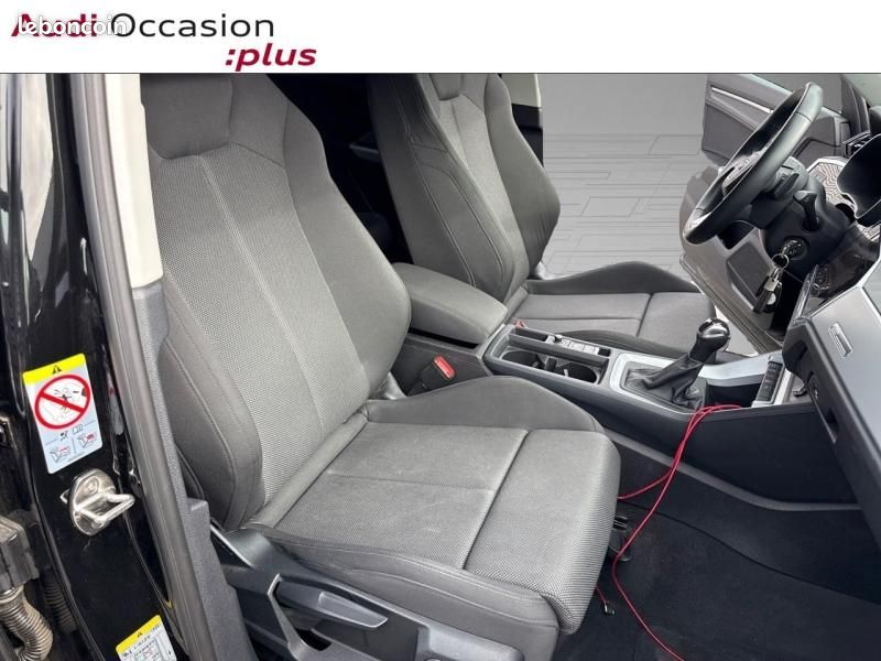 Audi Q3 35 TFSI 150ch Design S tronic 7 (image 14)