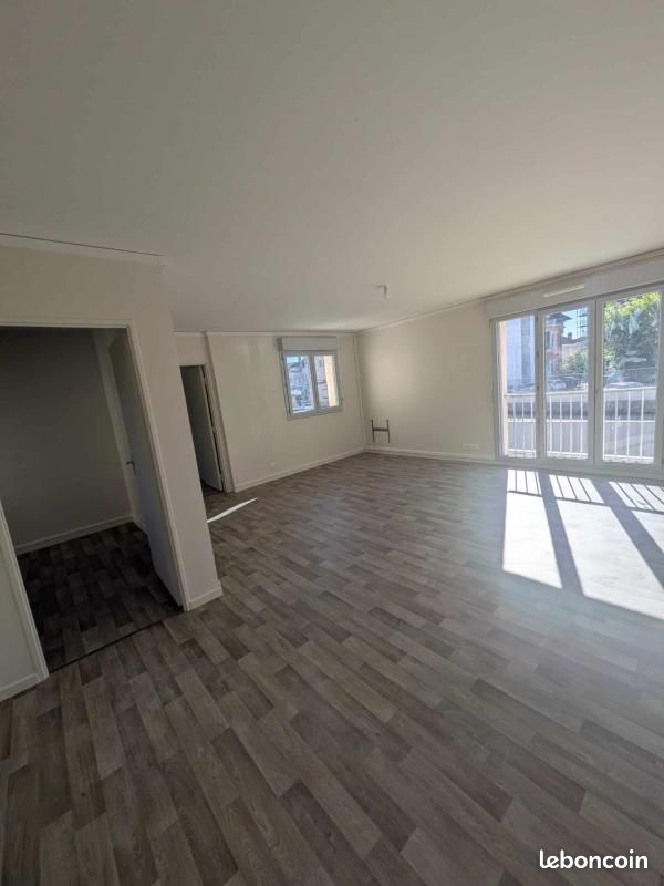 Appartement 3 pièces 79 m² · à Troyes · 79 m² · 523 €