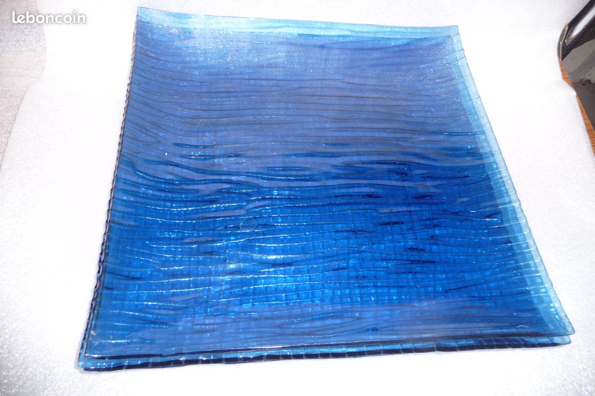 Ensemble assiettes carrees bleues (image 1)