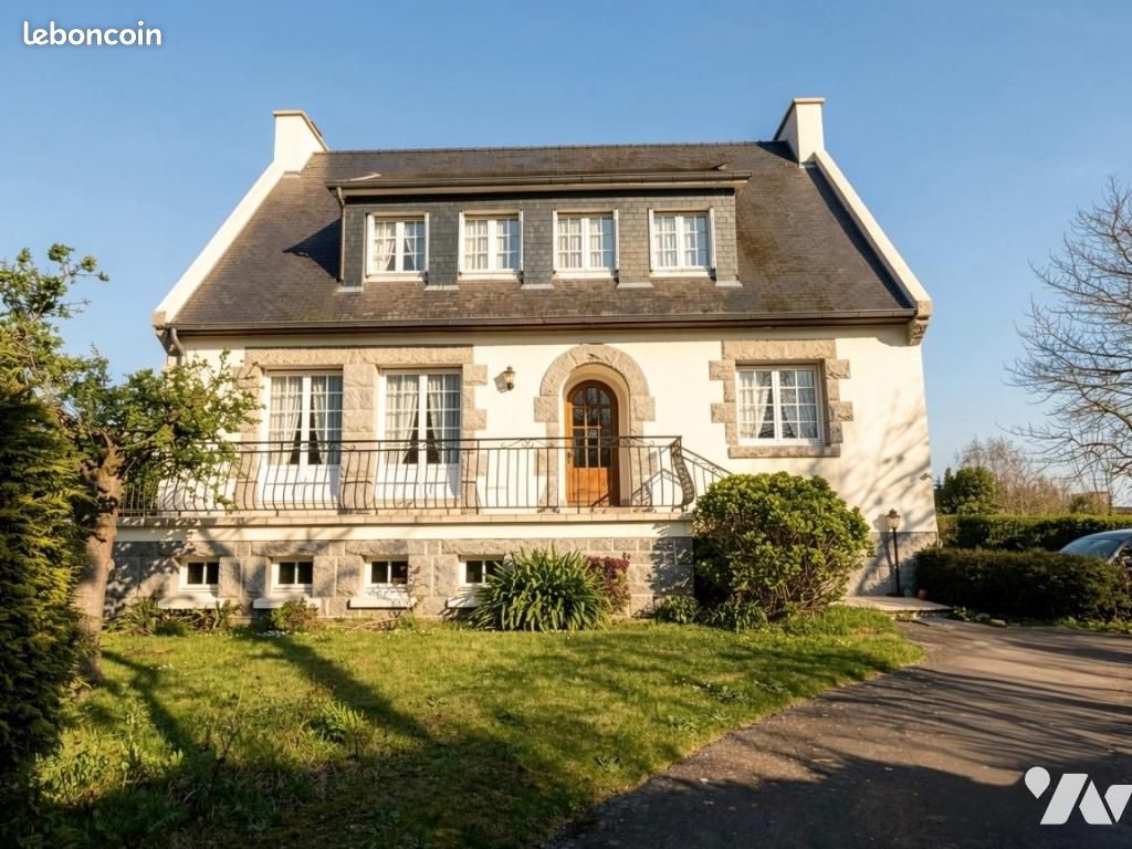 Maison 8 pièces 142 m² · à Plougonven · 142 m² · 231 880 €