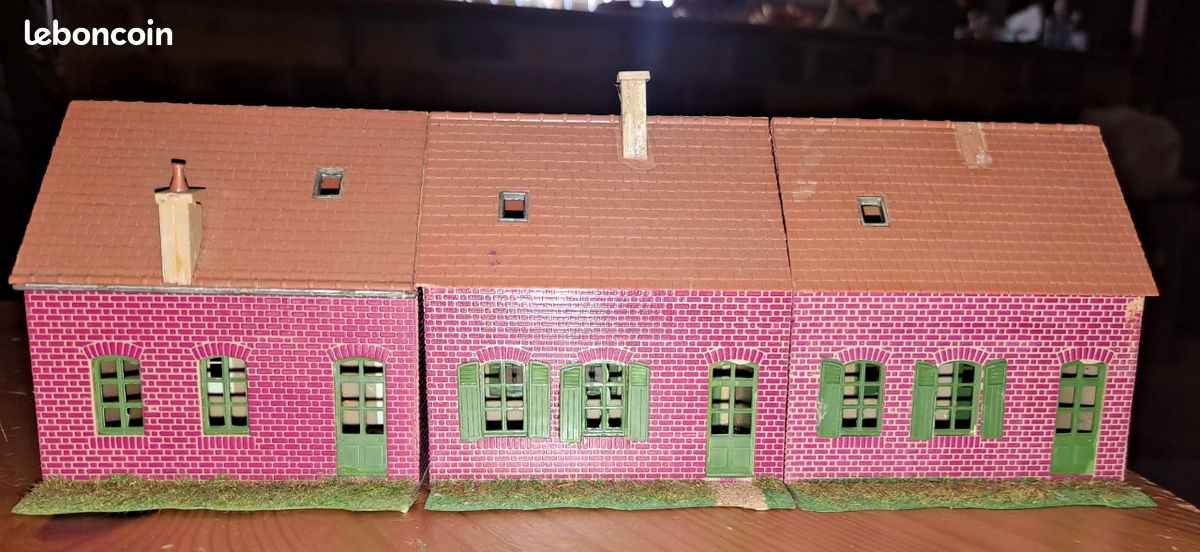 Lot de 3 Maisons en brique rouge Jouef - Modélisme