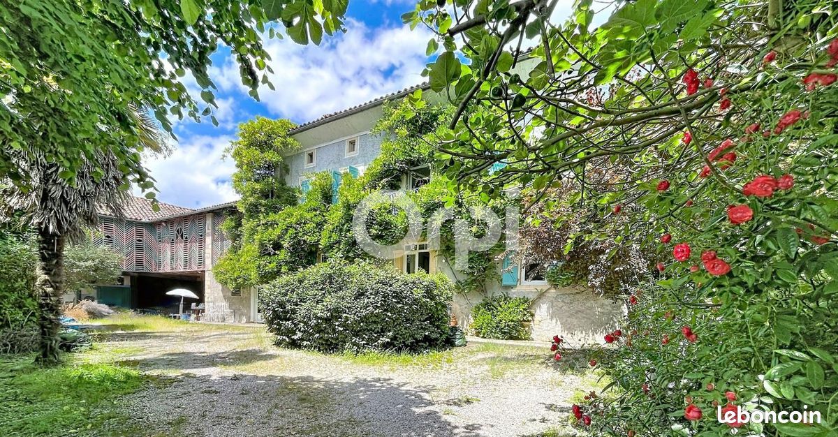 Maison 6 pièces 251 m² · à Beauchalot · 251 m² · 287 000 €
