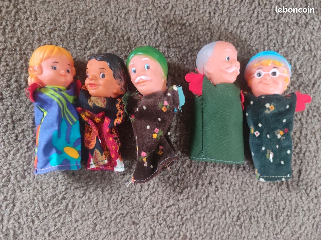 Lot marionnettes doigts (image 1)