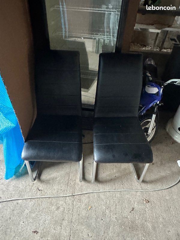Chaises (image 1)