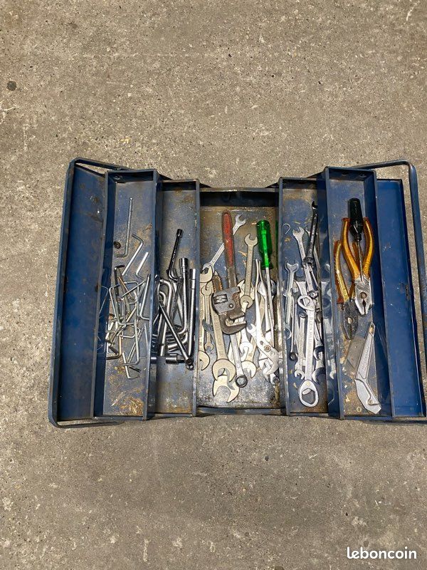 Caisse à outils (image 1)