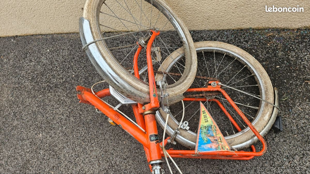 Ancien cadre de vélo acier vintage orange Gitane 80s french