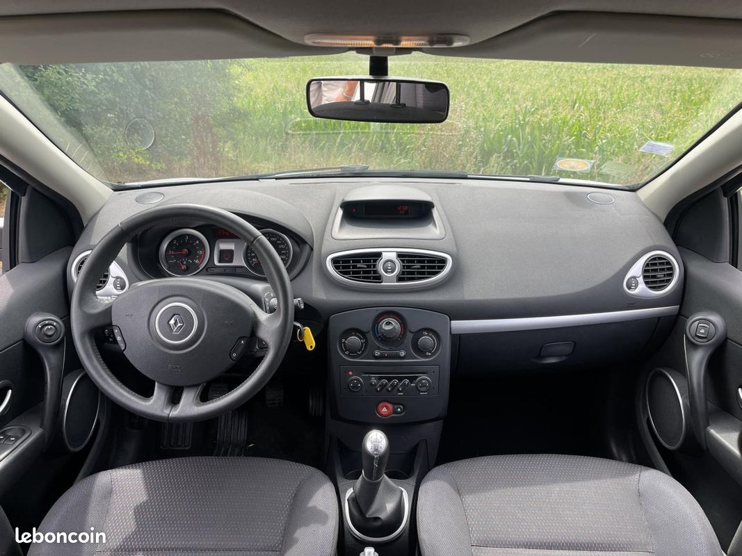 RENAULT CLIO III BERLINE 1.5 dCi 85 CV | PREMIERE MAIN - SORT DE REVISION - KIT DISTRIB FAIT (image 16)