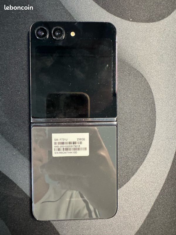 Samsung Galaxy Z Flip 5 - 256 Go - Écran à réparer (Accessoires inclus) (image 4)
