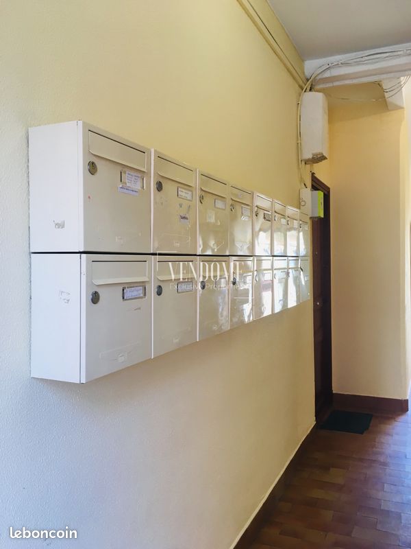 Immeuble 15 pièces 600 m² · à Saint-Denis · 600 m² · 1 490 000 €