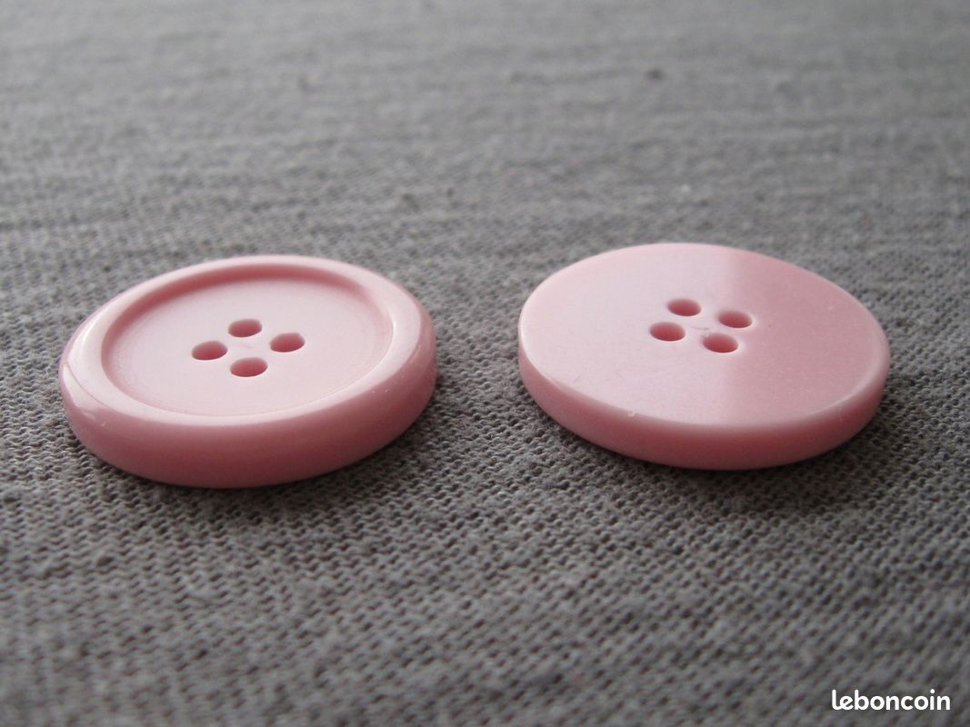 Mercerie 8 gros boutons rose Neuf (image 5)