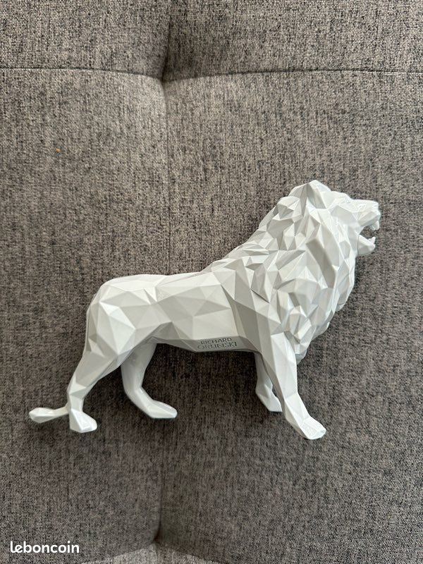 Glossy White Lion par Richard Orlinski, 2021 | Design Résine
