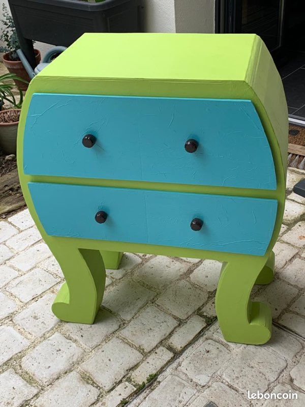 Commode en carton (image 1)