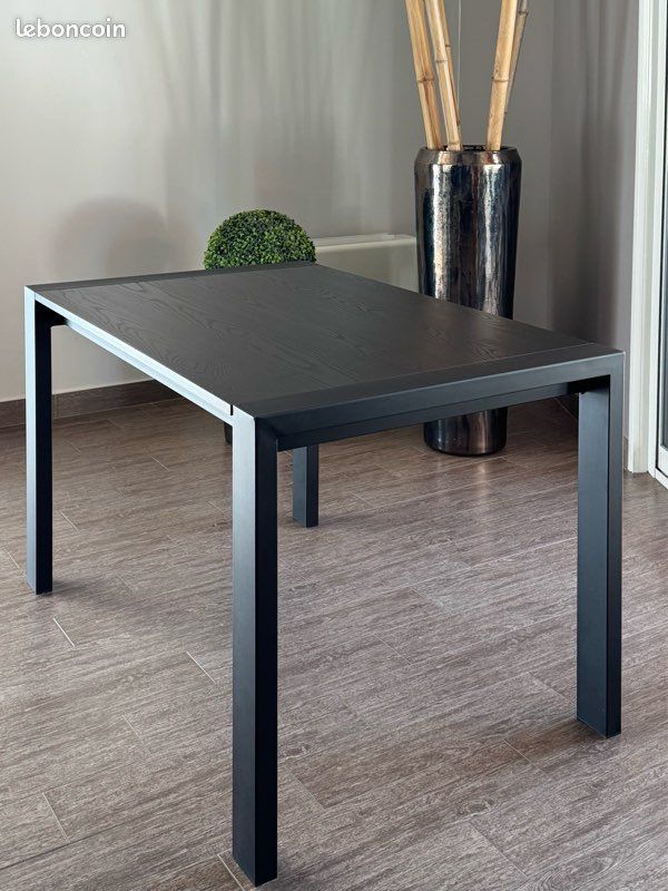 Table noire avec rallonge (image 1)