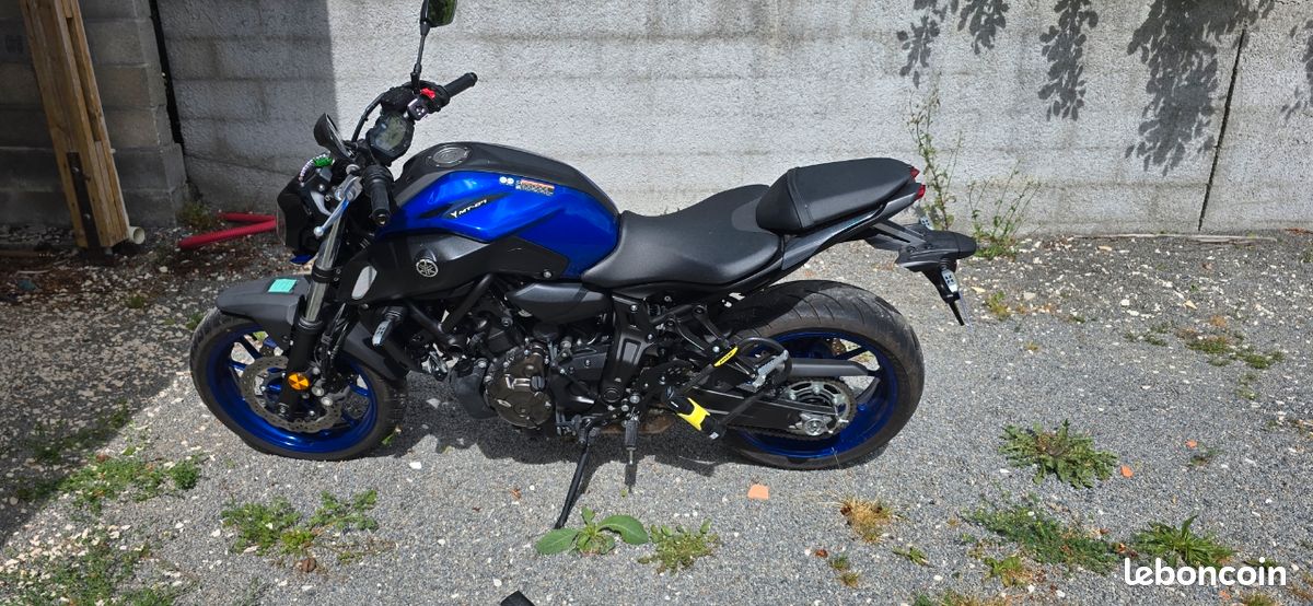 Yamaha MT-07 2019 – 2220 km – État proche du neuf (image 1)