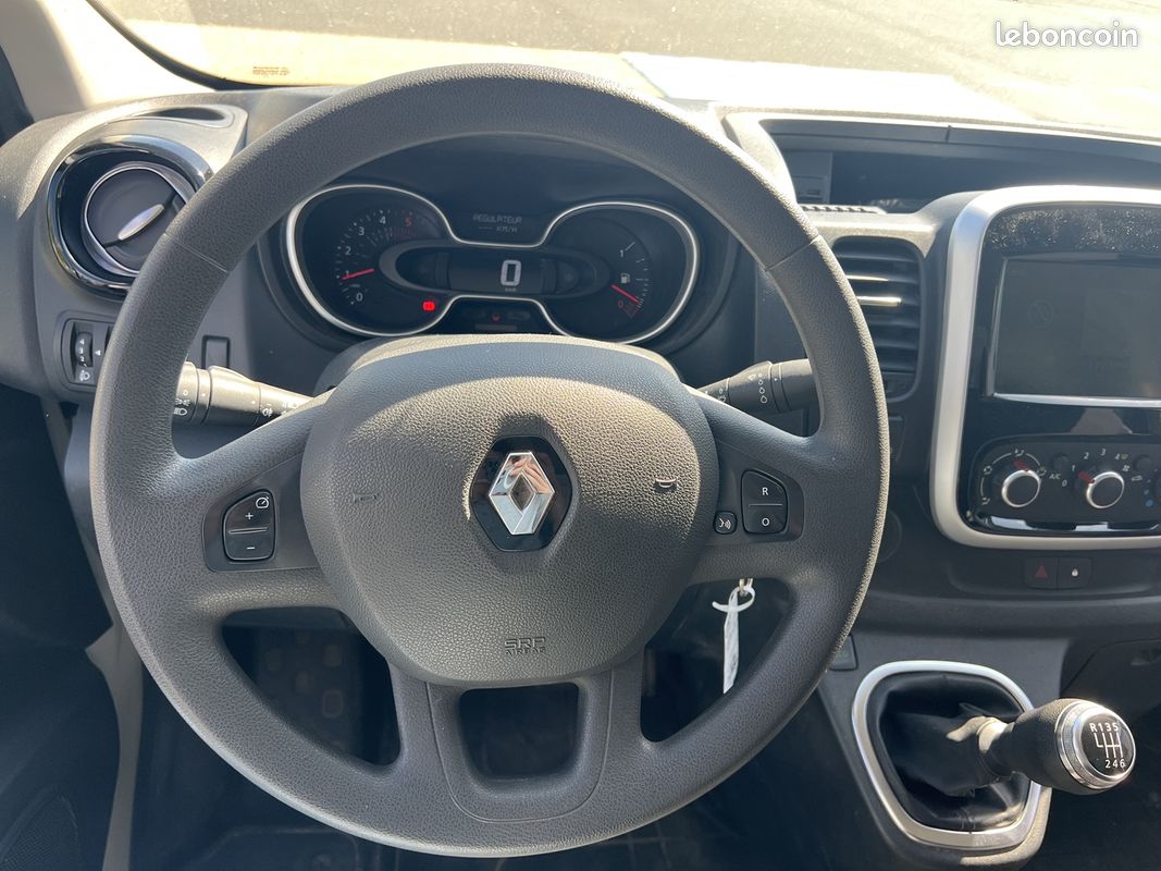 Renault TRAFIC III FG L1H1 1000 2.0 DCI 145CH ENERGY GRAND CONFORT E6 (image 6)