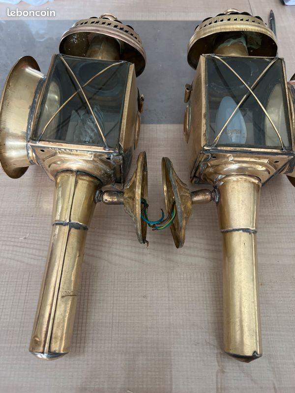 Paire De Lanternes Anciennes Pour Calèche - Avec Un Support D'origine