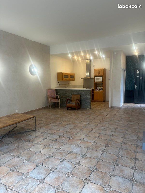 Appartement 1 pièce 74 m² · à Clamart · 74 m² · 1 150 €/mois
