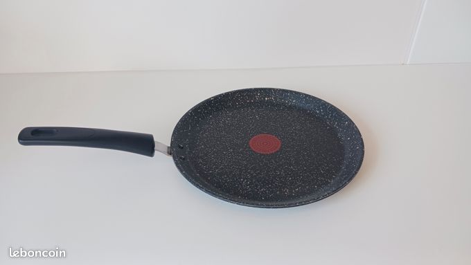 Crêpière / poêle à crêpes Tefal diamètre 22 cm (image 1)