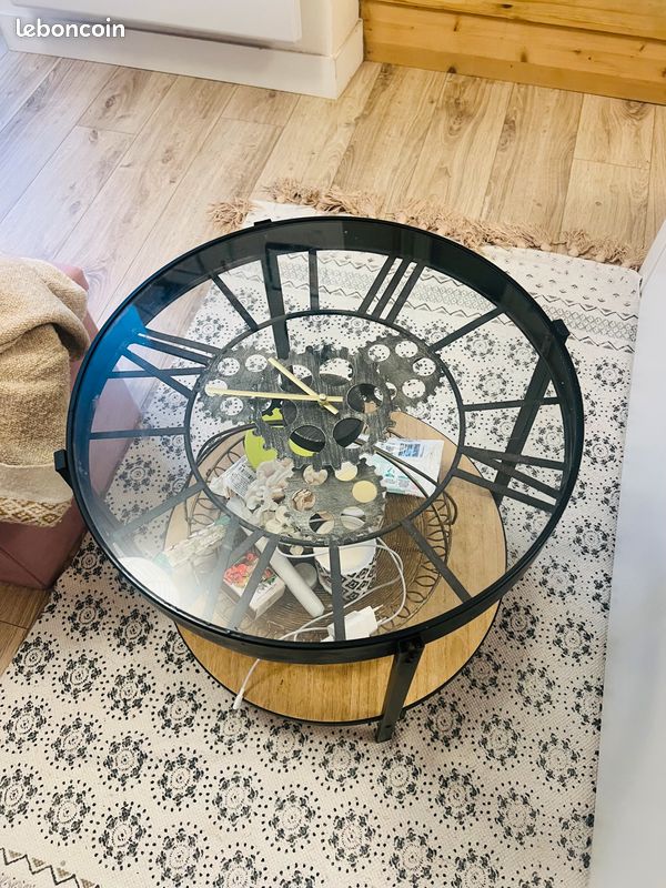 Petite table avec horloge (image 2)