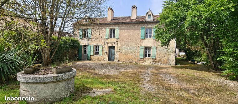 Maison 9 pièces 262 m²