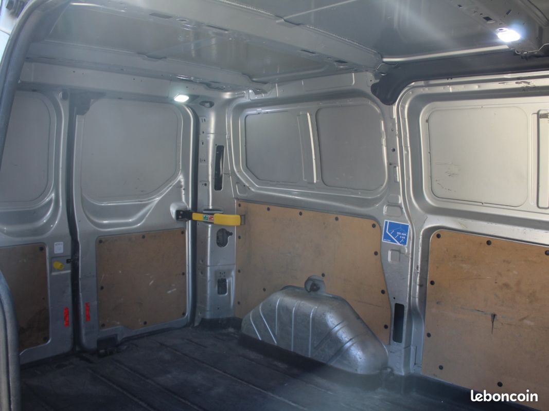 Ford transit custom fourgon 340 l1h1 2.0 ecoblue 130 (image 8)