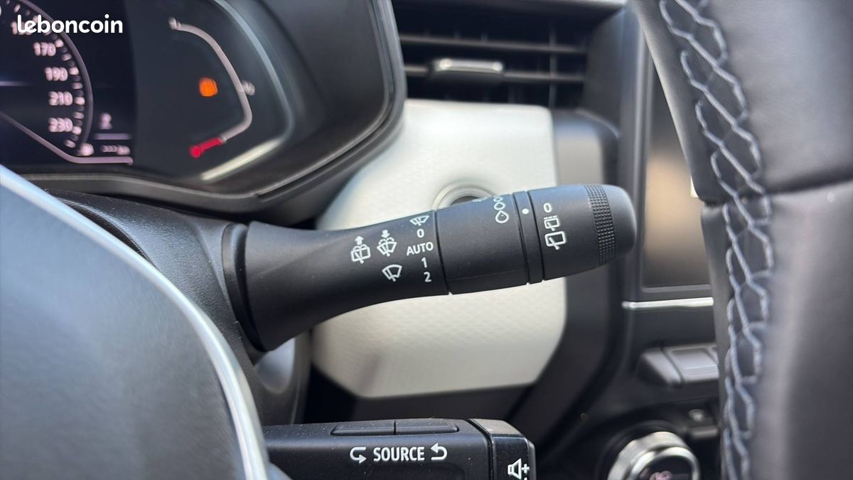 Renault clio tce 90 techno (image 24)