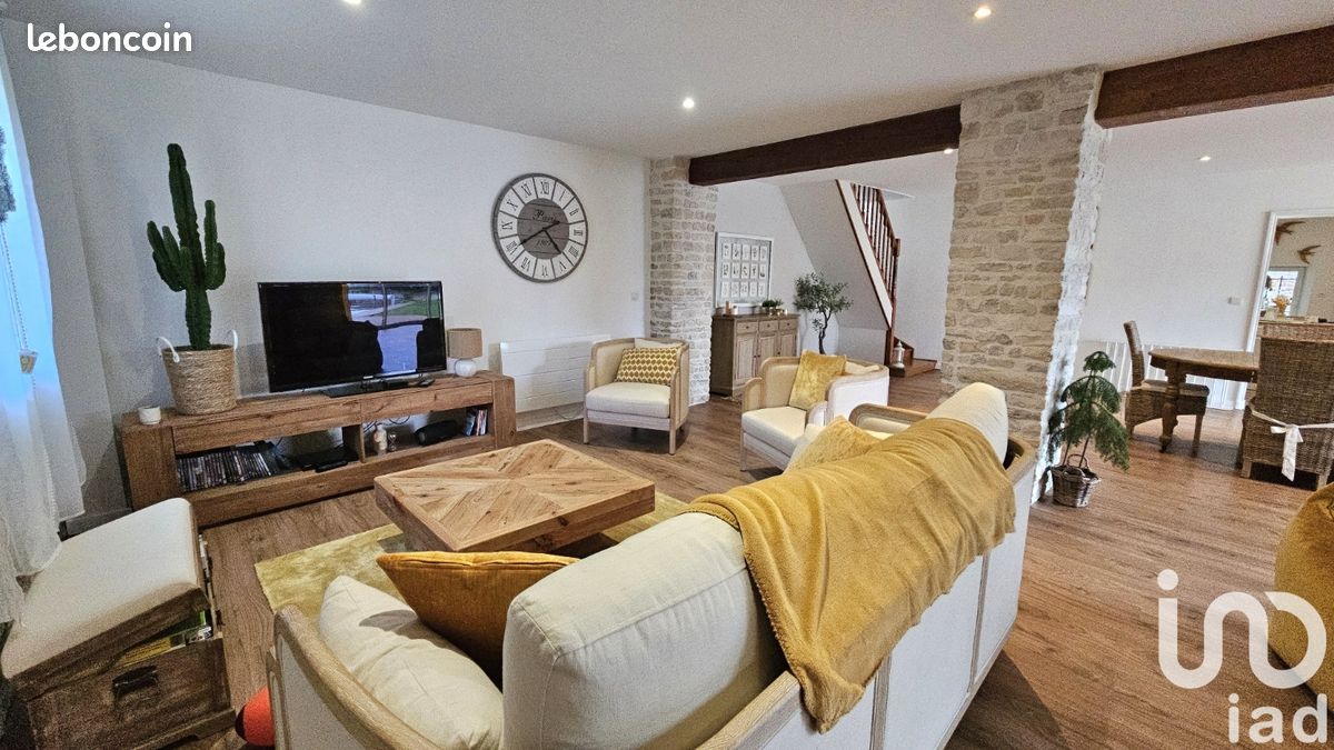 Maison 5 pièces 238 m² - Jauldes 16560 (image principale 5)