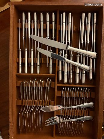 Ménagère Ercuis modèle Perles, 100 pièces, métal argenté proche du neuf