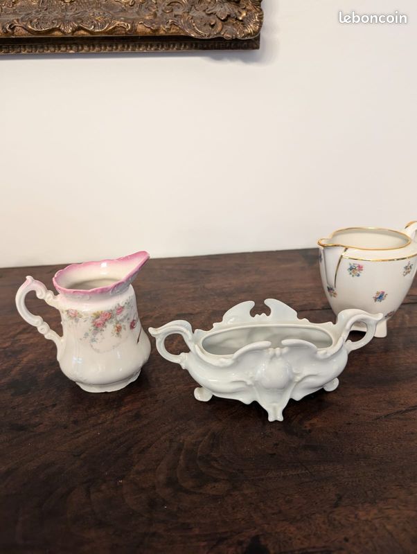 POTS A LAIT ANCIENS et JARDINIERE DE TABLE (image 1)