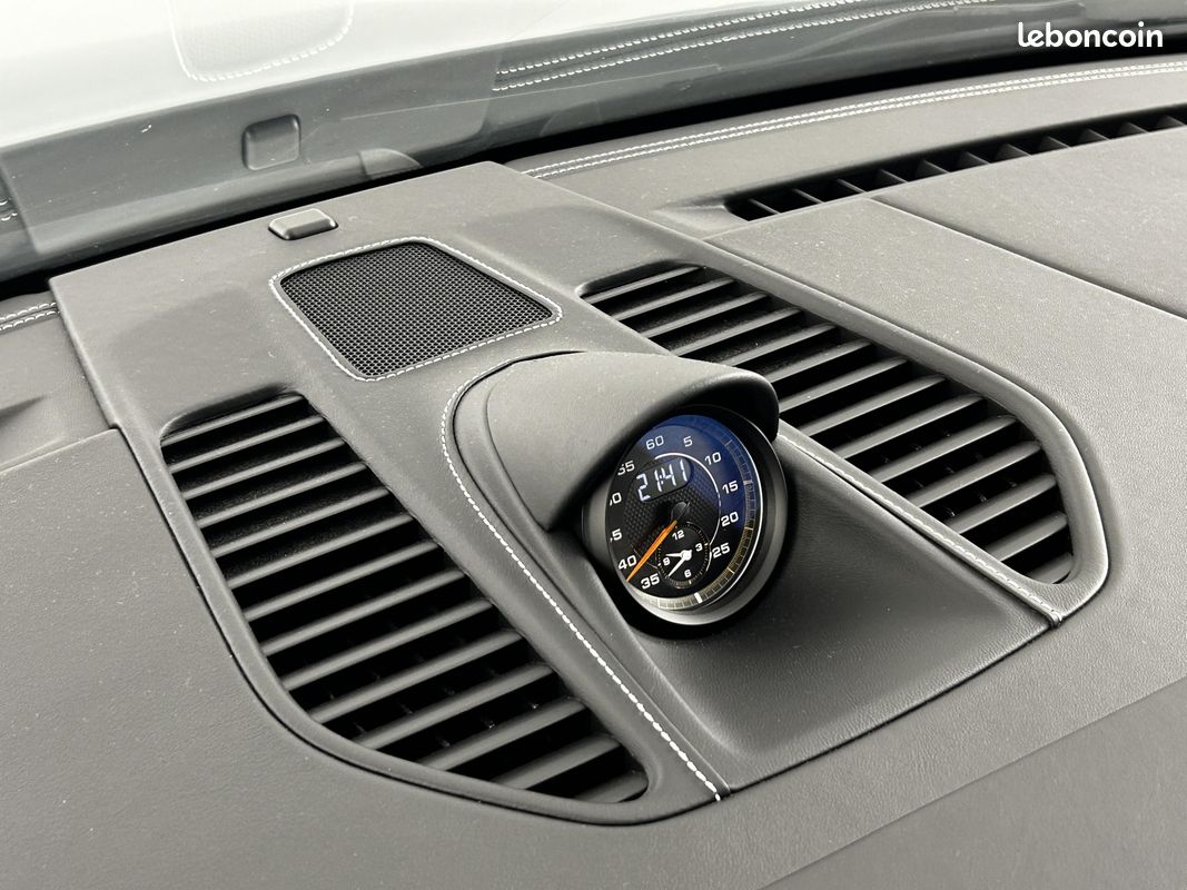 PORSCHE 911 GT3 4.0i (image 27)