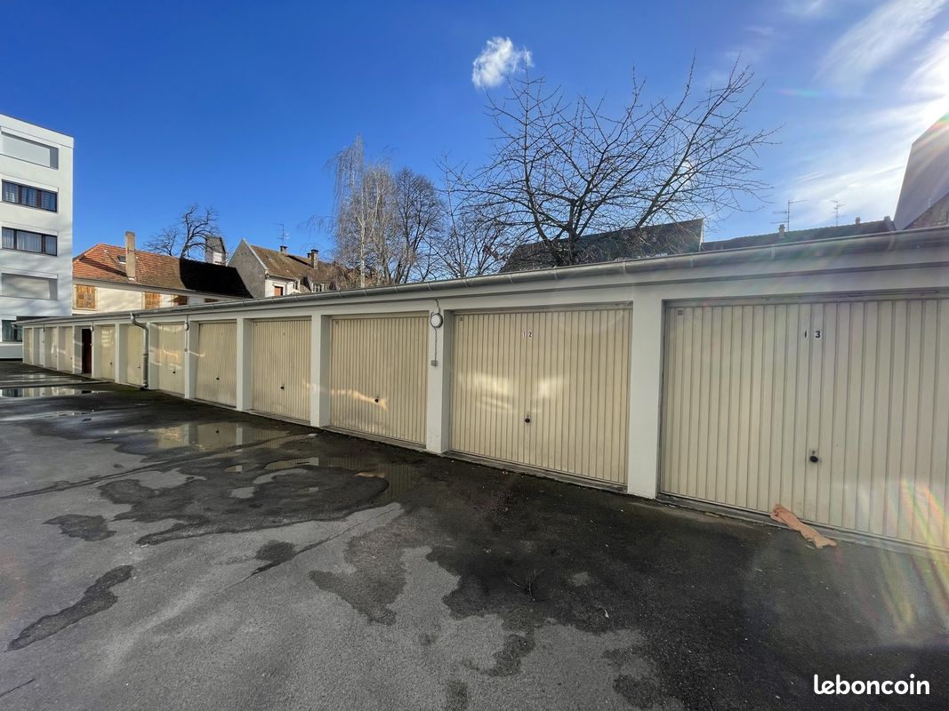 Parking 12 m² · à Strasbourg · 12 m² · 100 €/mois