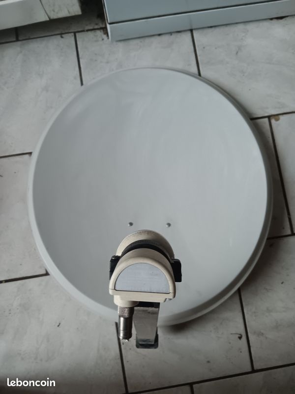Parabole satellite (image 1)