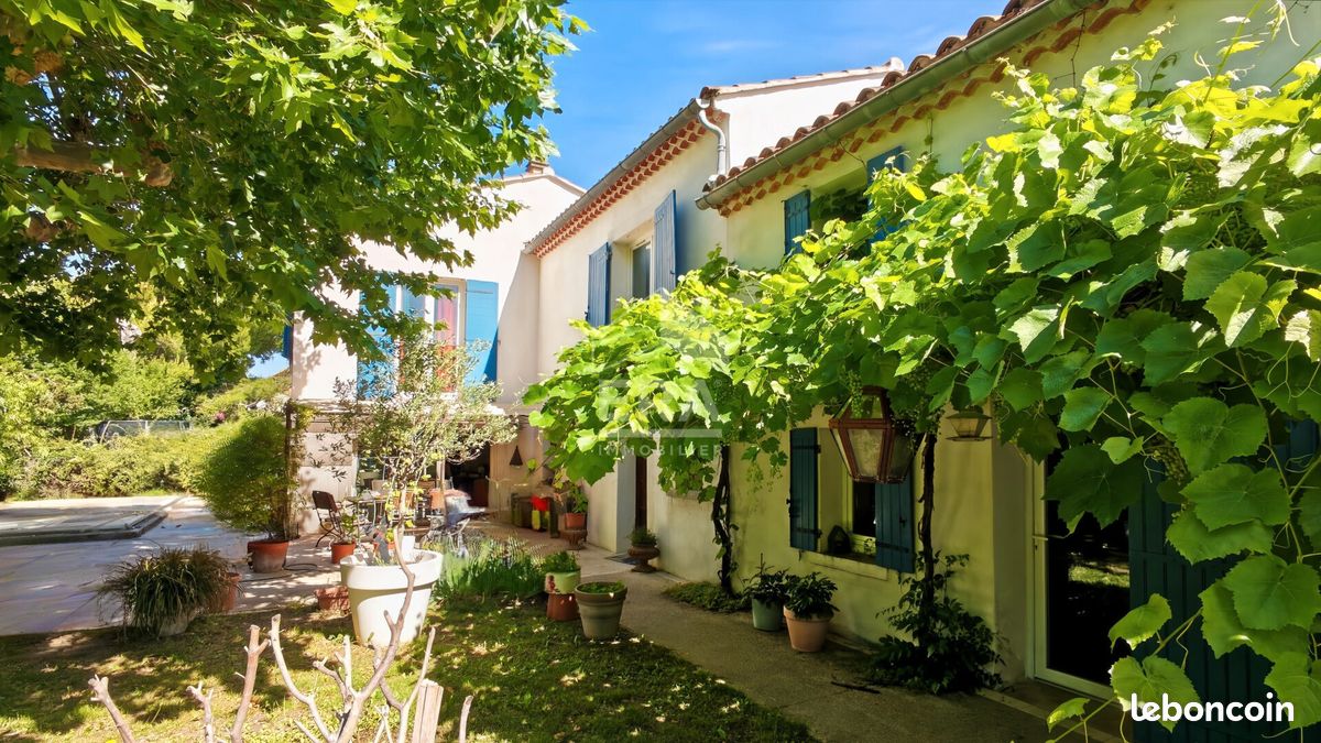Maison 7 pièces 172 m² · à Rognonas · 172 m² · 424 000 €