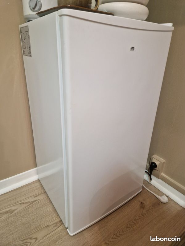 Réfrigérateur LISTO 93 L – Très bon état – Compact et économique (image 1)