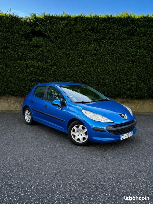 Peugeot 207 1.4 90 EXECUTIVE PACK / Embrayage neuf / distribution neuve / 2 clés...... (image 3)