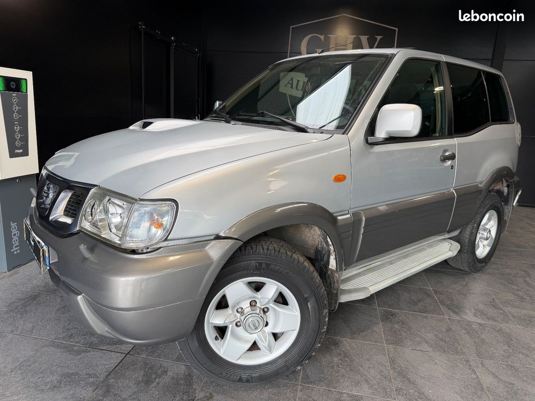 Nissan TERRANO II NISSAN TERRANO II 3,0L D 154Ch 4X4 3 PORTES (image 1)