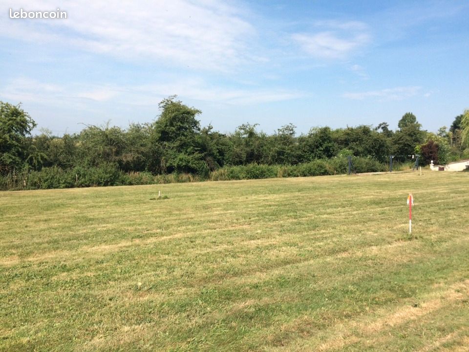 Terrain 850 m² · à Manthelan · 64 000 €
